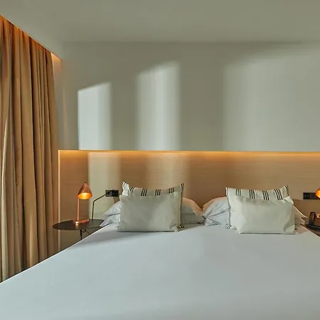 Nakar Hotel